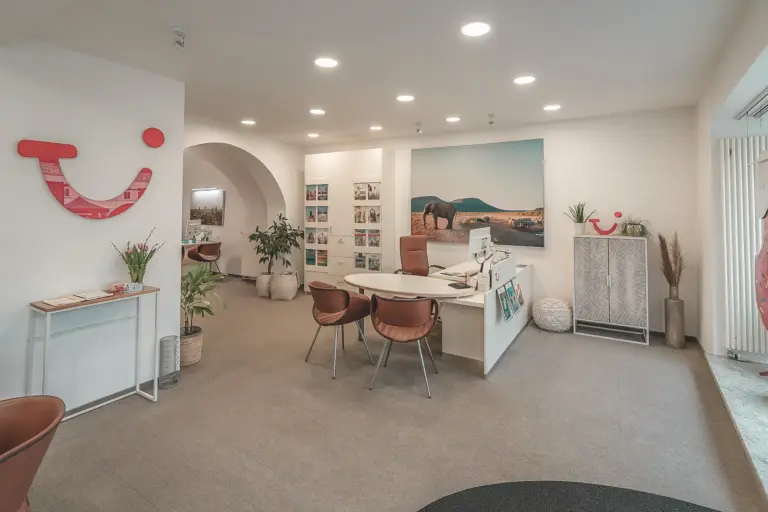 Reisebüro von innen , TUI Reisecenter, Esther Warsawa, Reisebüro Plauen