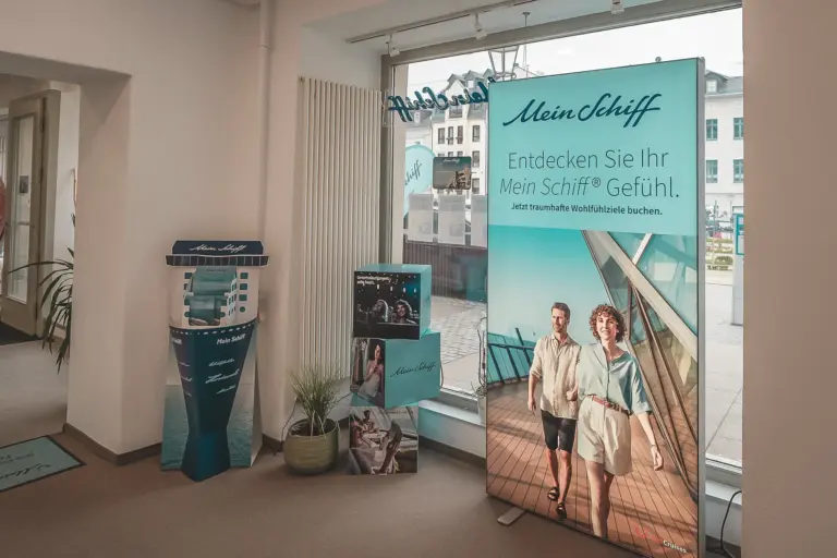 Reisebür von innen , TUI Reisecenter, Esther Warsawa, Reisebüro Plauen
