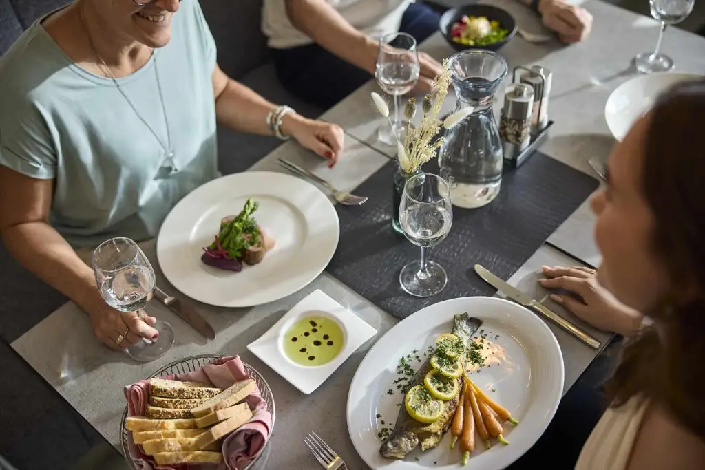 csm_RCFS_Main-Restaurant_15830_WOL_ff914b7185